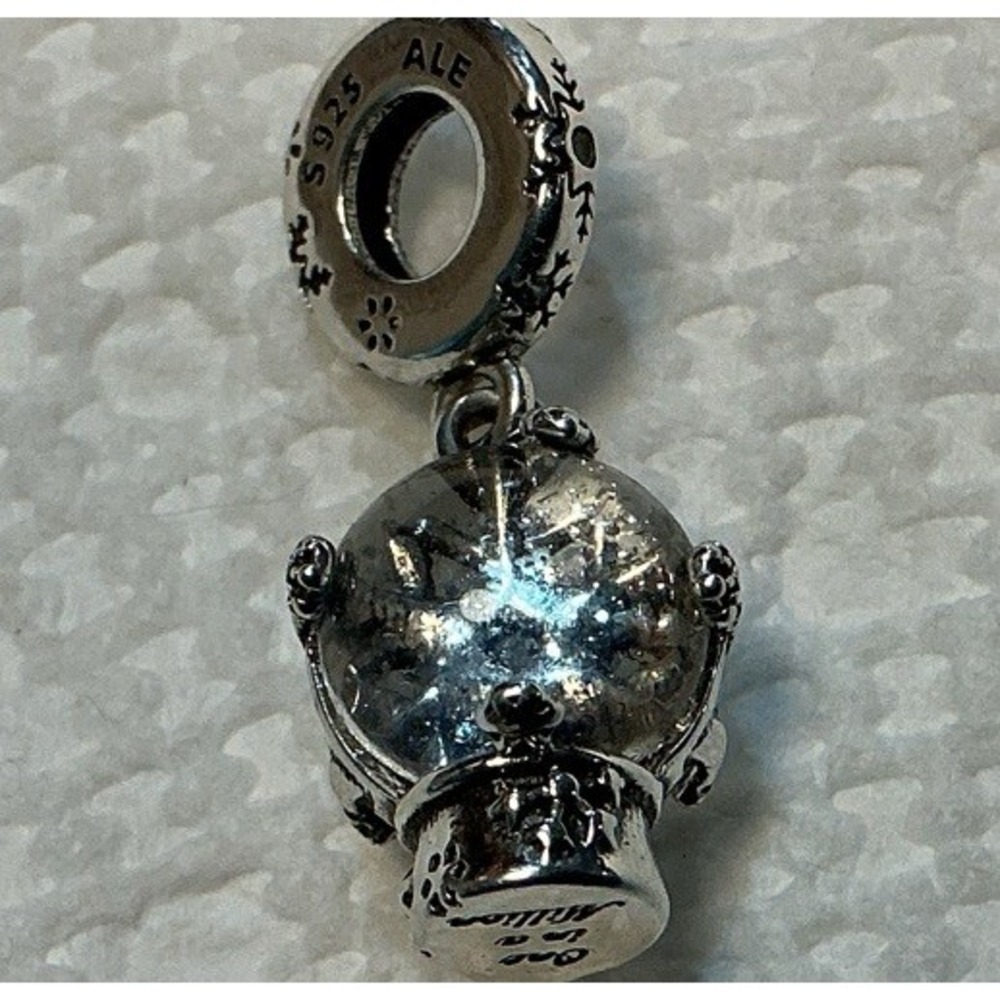 Pandora One in a Million Snowflake Snow Globe Dangle Charm 792369C01 S925